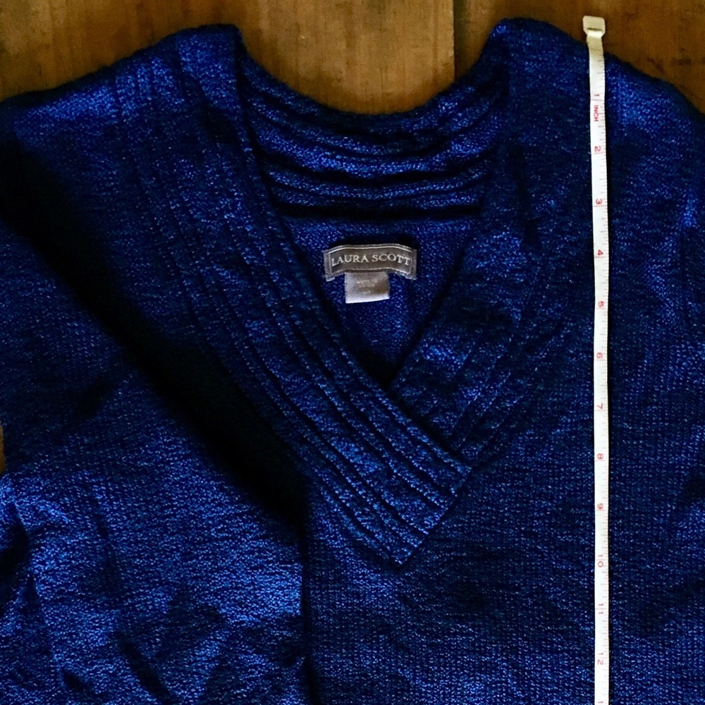 Sweater - Picture 2 of 4